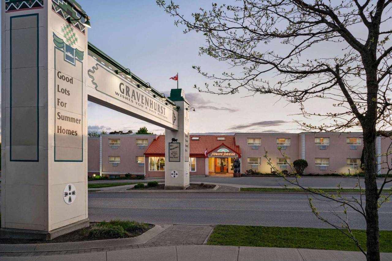 Howard Johnson By Wyndham Gravenhurst Exterior photo